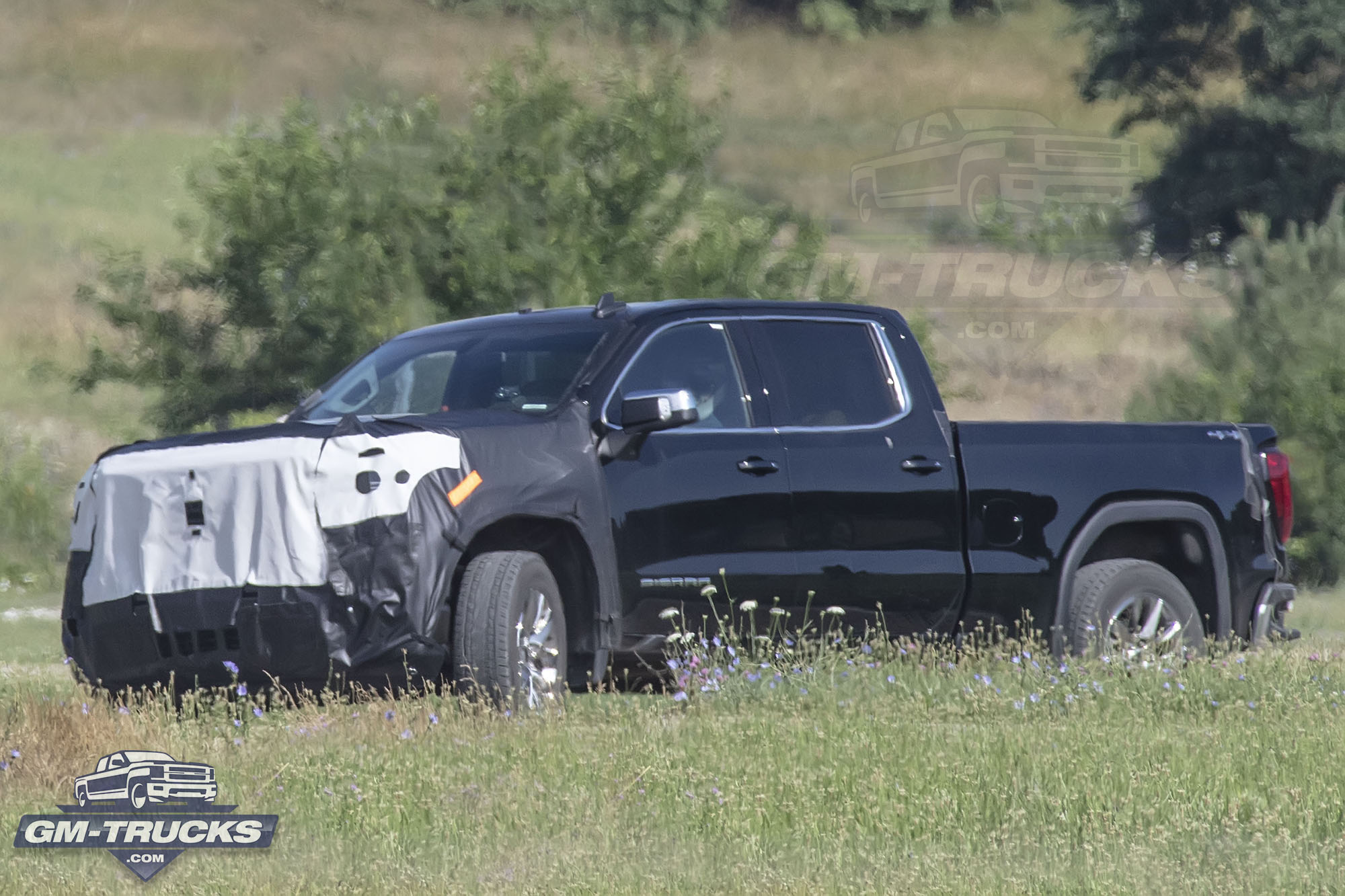 First Look: Facelifted 2022 GMC Sierra Captured!