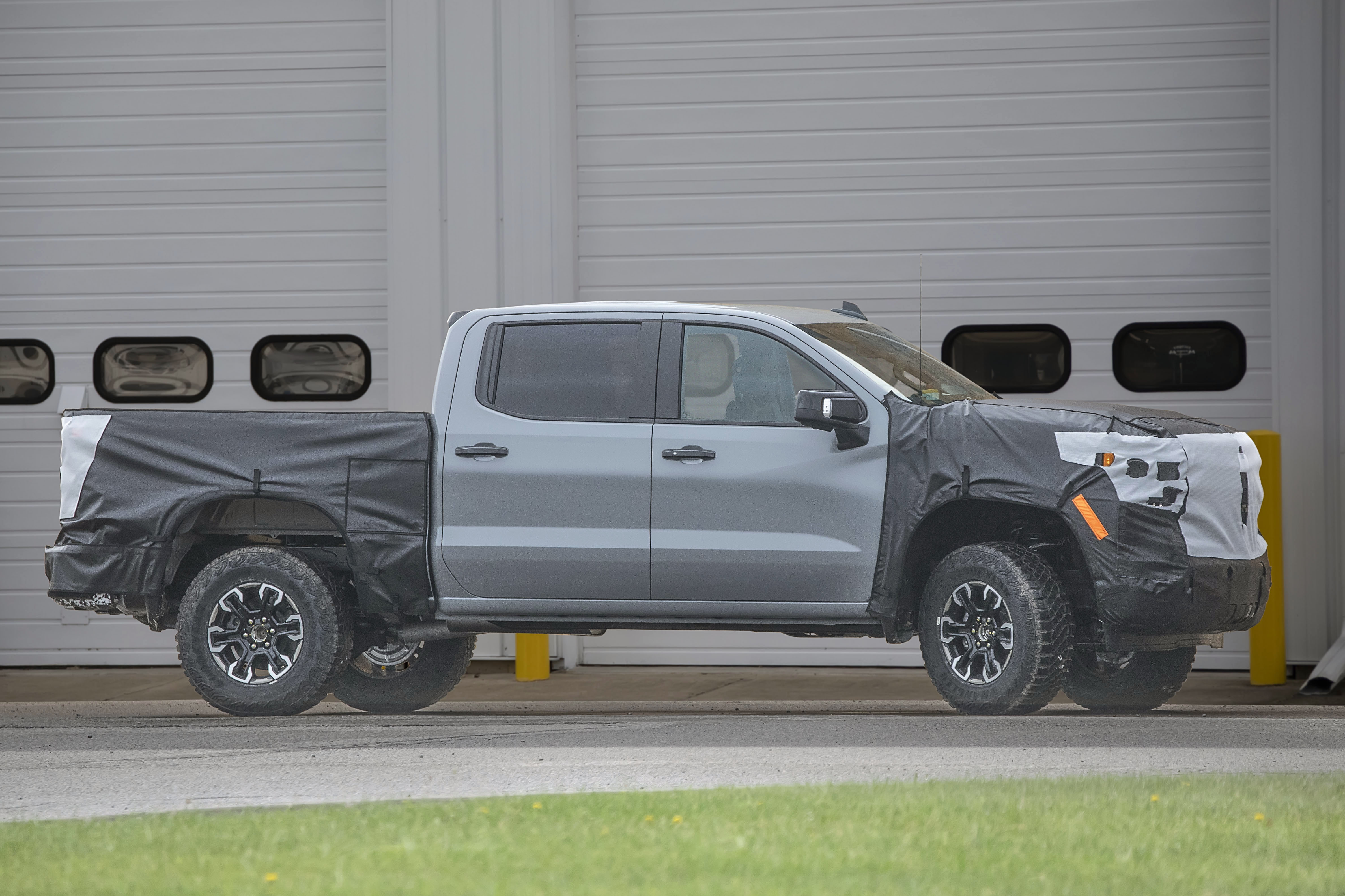 Spy Shots - 2022 Silverado Trail Boss Caught Testing 