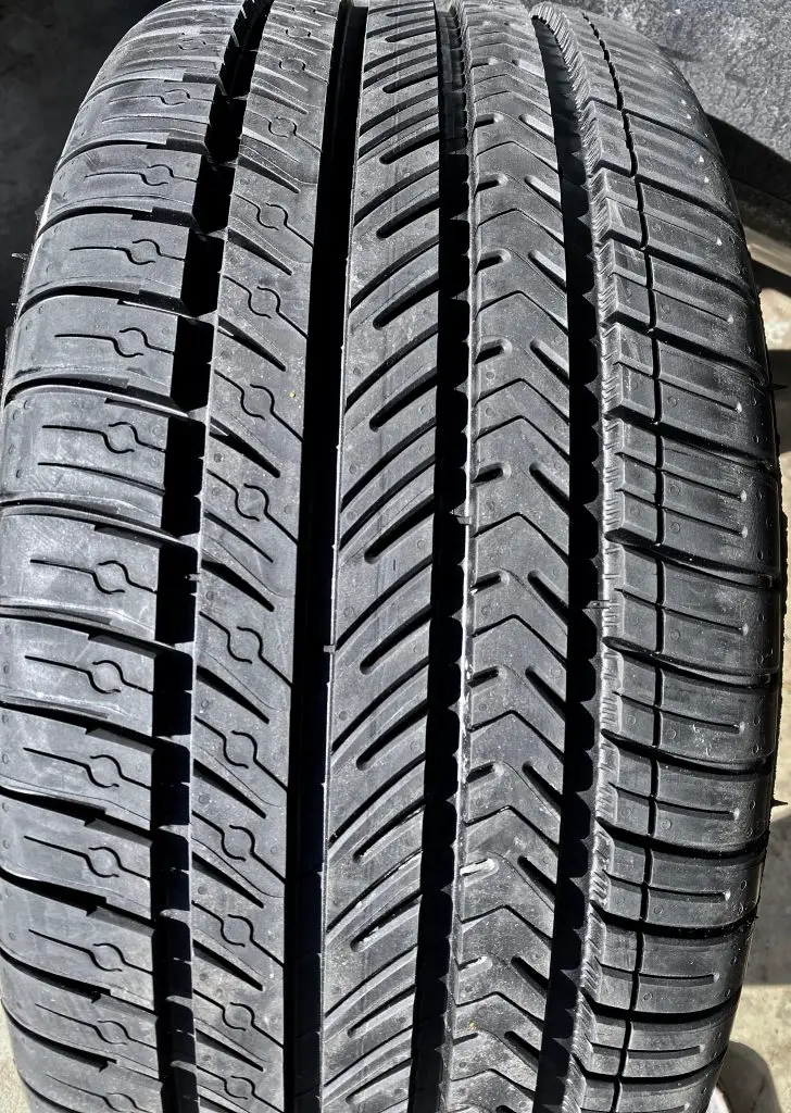 Michelin Pilot Sport All Season 4 Tread Pattern