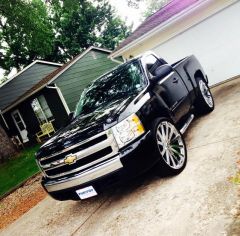 first day i got the truck, bought new 26s