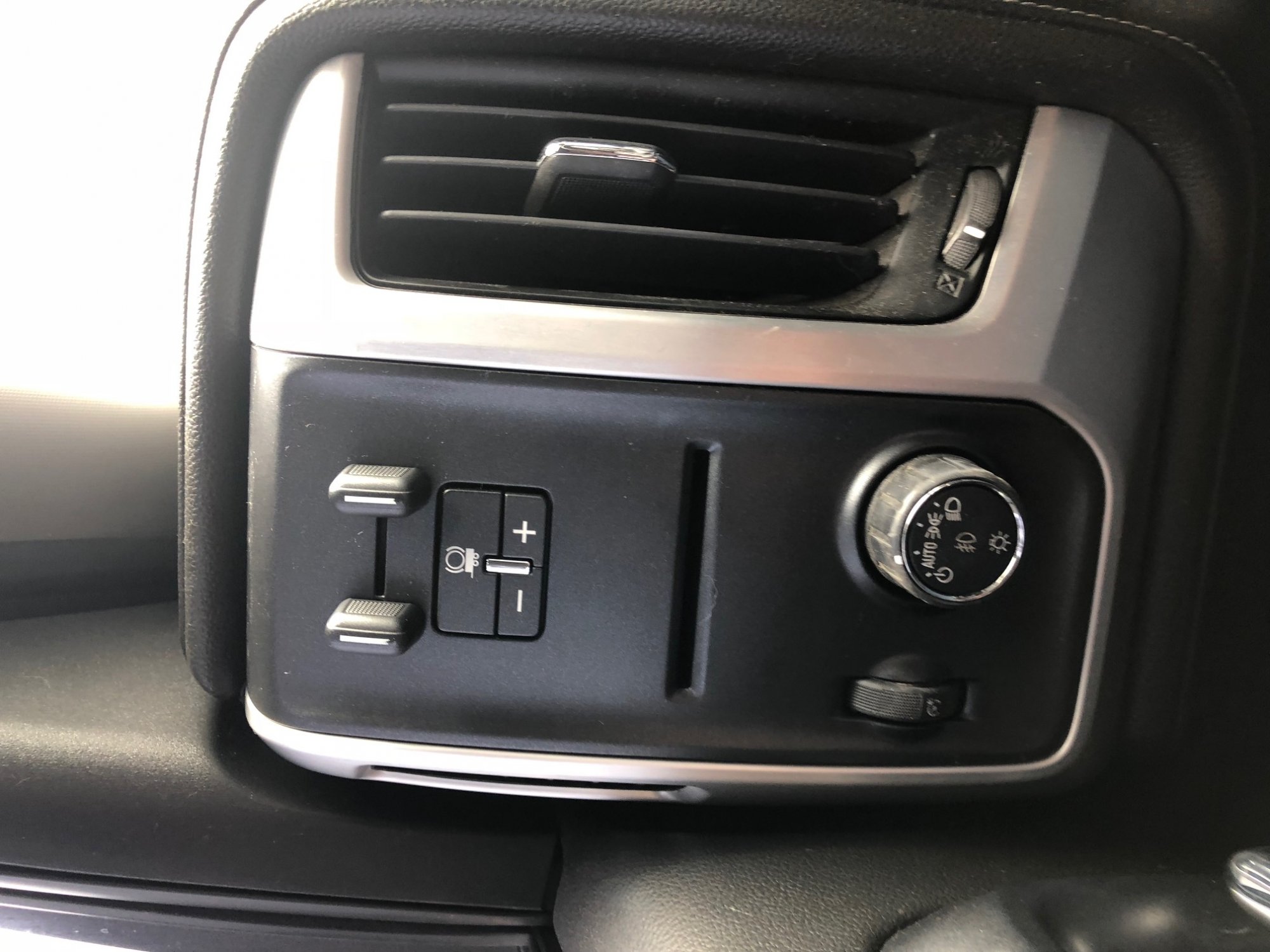 07 13 Silverado Sierra Oem In Dash Trailer Brake Controller Controls