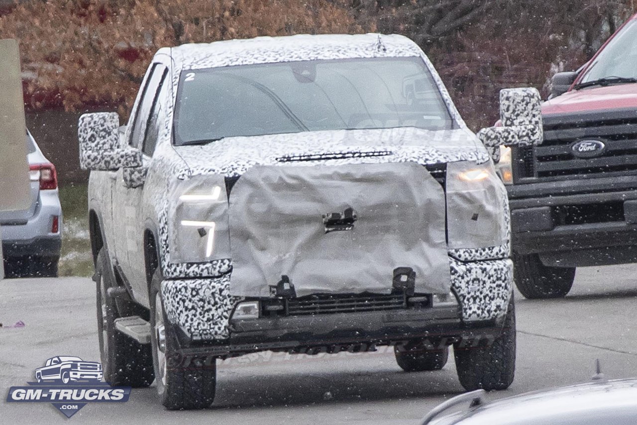 2020 Silverado HD Photographed With Almost No Camo