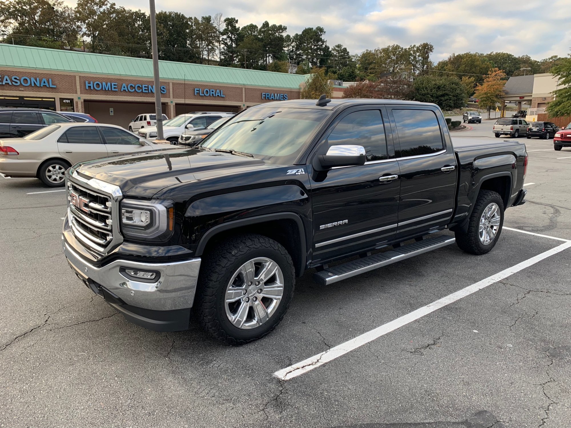 Largest Tire With No Level Or Lift 14 19 Silverado Sierra Gm Trucks Com