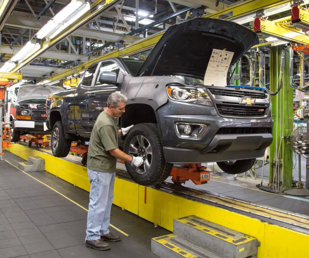 A UAW member assembling a Chevrolet Colorado in Wentzville