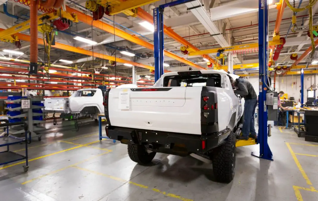 The First GMC HUMMER EV Has Been Assembled And Is Now Undergoing ...